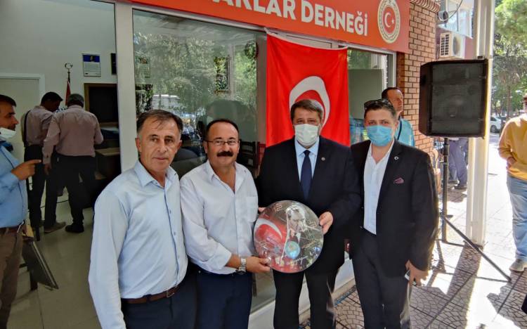 Manisa Akhisar'da muhtarlar yeni yerinde