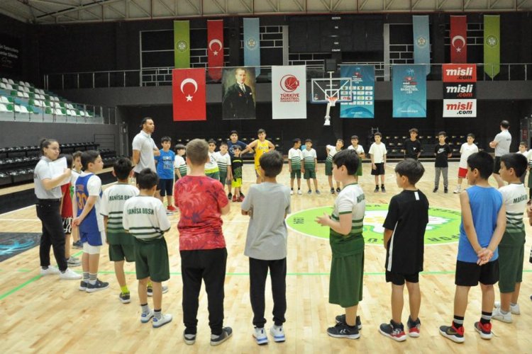 Manisa'da şampiyon takımın altyapı seçmeleri büyük ilgi gördü