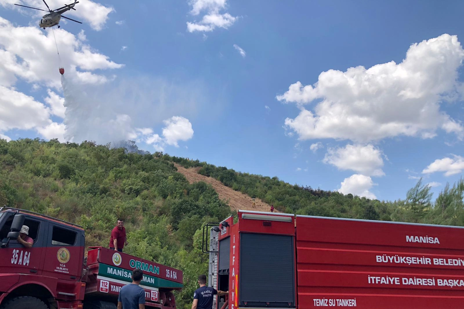 Manisa'da ormanlık alanda çıkan yangın söndürüldü 