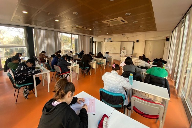 Manisalı öğrencilerden MABEM’in alım sınavına ilgi