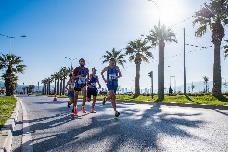 Maraton İzmir farkındalık yaratmaya koşuyor