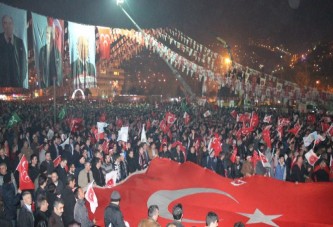 MHP'liler miting alanını doldurdu