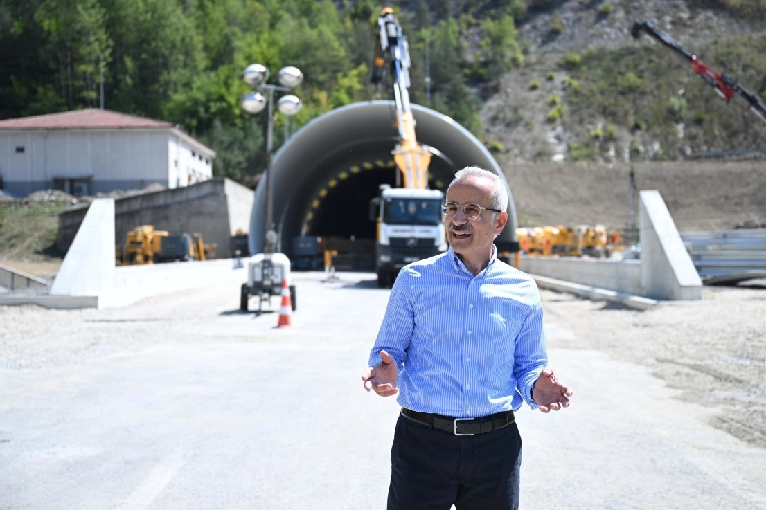 Müjde Bakan Uraloğlu'ndan geldi... 50 değil, 40 günde bitireceğiz!