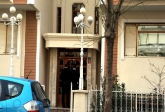 Polis tarihi eser kaçakçısına baskın yaptı