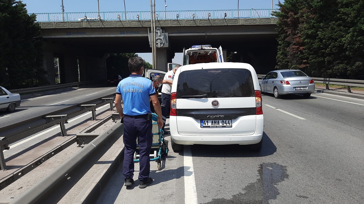 Rahatsızlanan sürücüye ilk müdahale zabıtadan