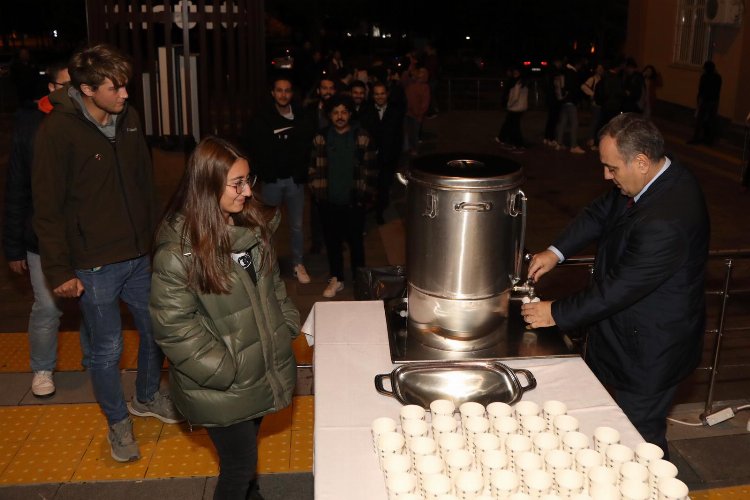 Rektör Altun’dan öğrencilere çorba ikramı