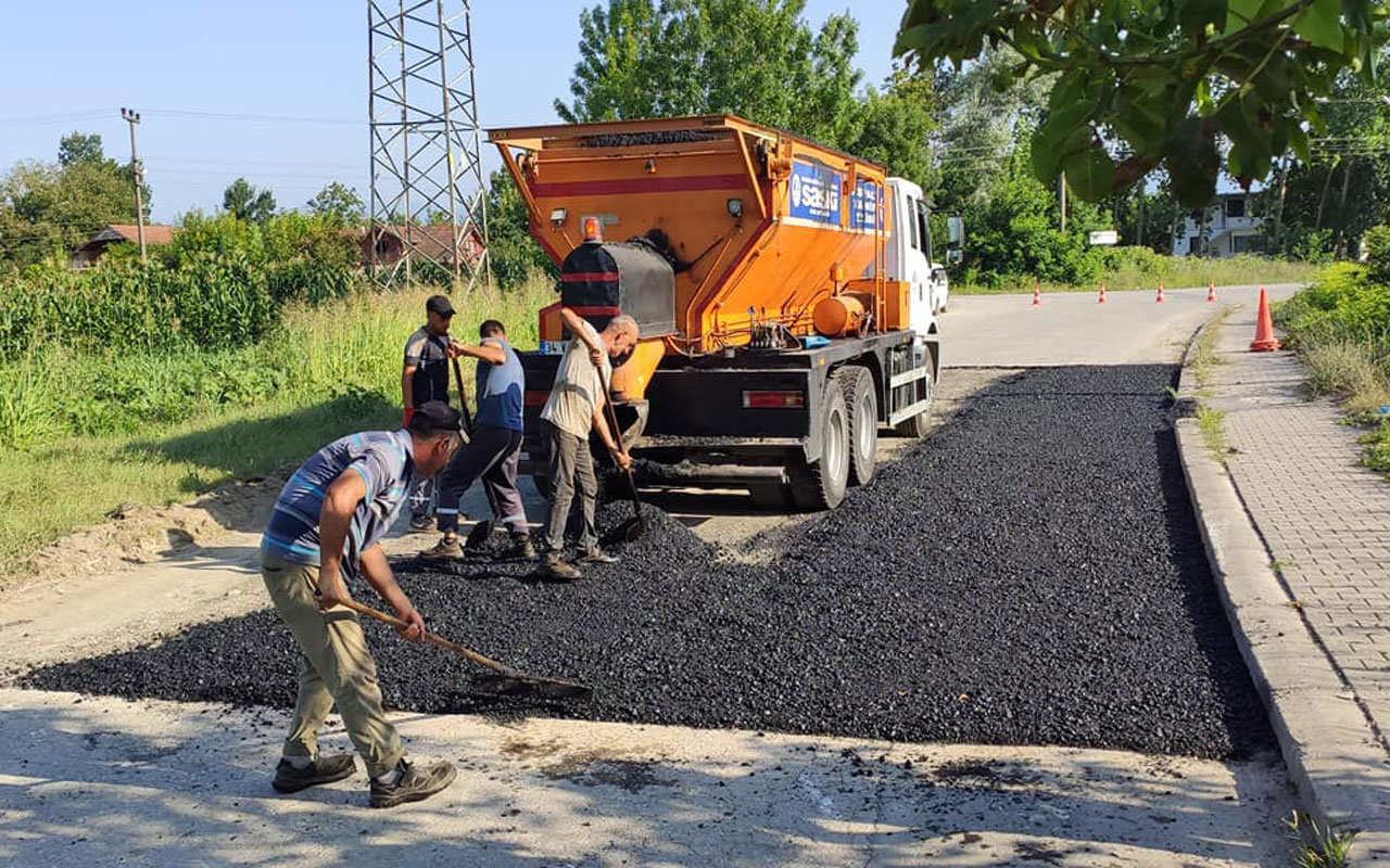 Sakarya Pireahmetler’de asfalt yamalar tamamlandı