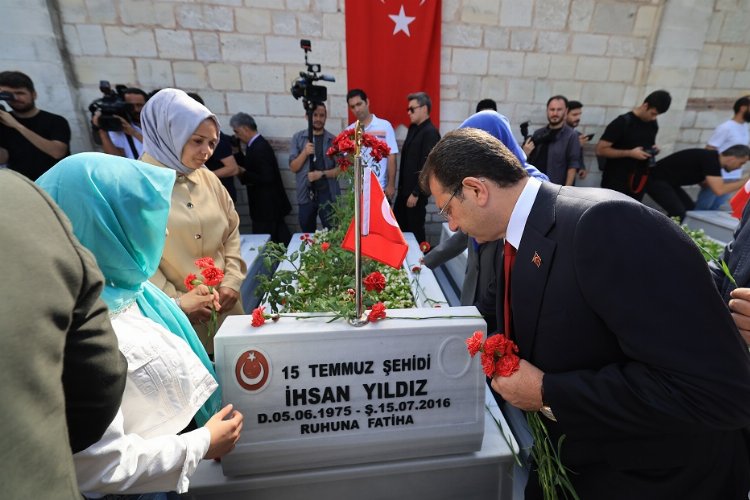 15 Temmuz şehitlerine İstanbul Büyükşehir'de özel anma