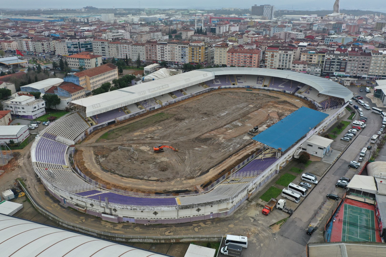 Gebze Stadı’nda 4 milyon liralık değişim