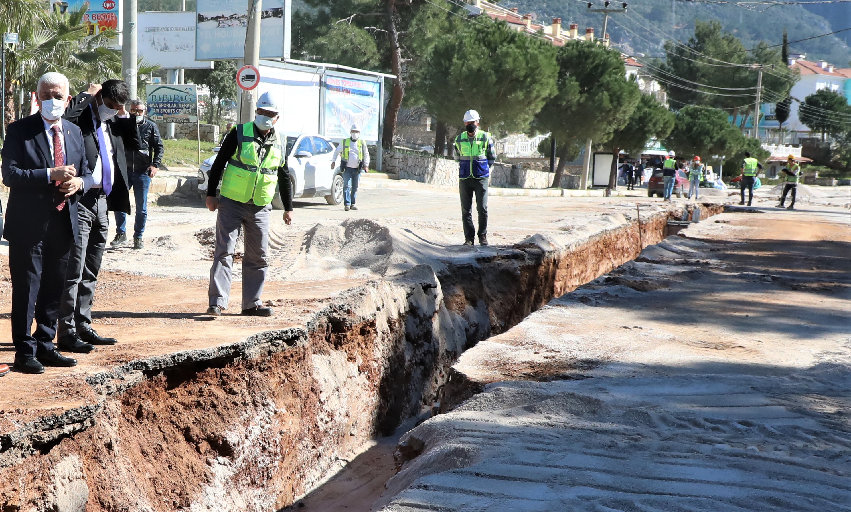 Muğla Fethiye'de kanalizasyon çalışması sürüyor