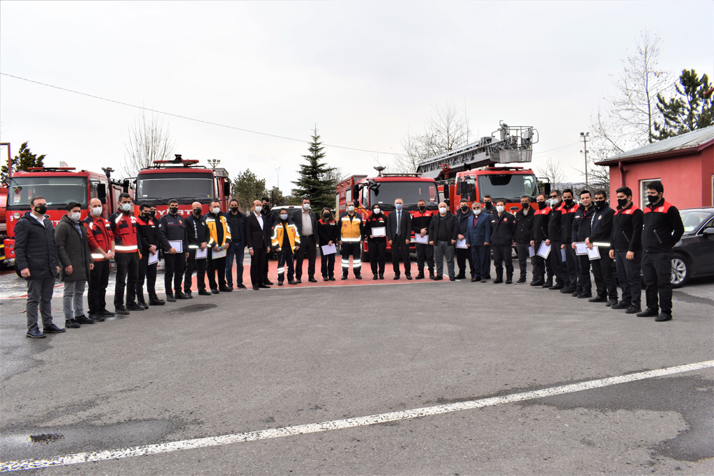 Sivas'ta itfaiye erlerine ilk yardım eğitimi