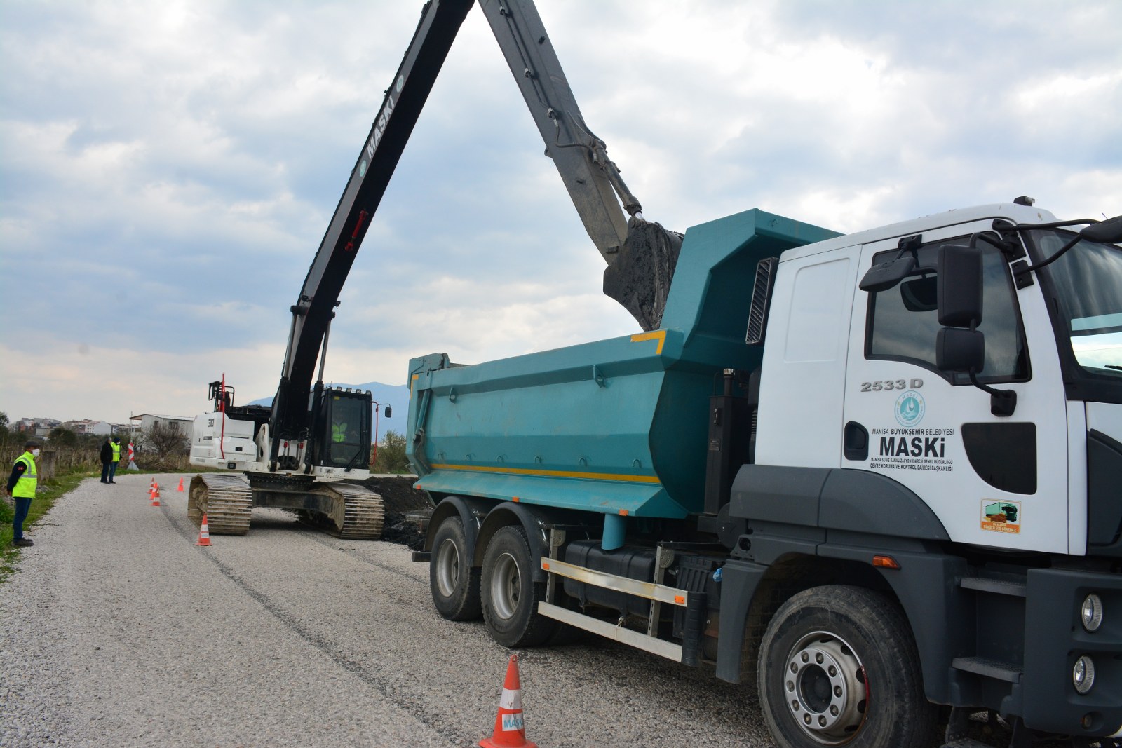 Manisa Muradiye’de taşkın riskinin önüne geçiliyor