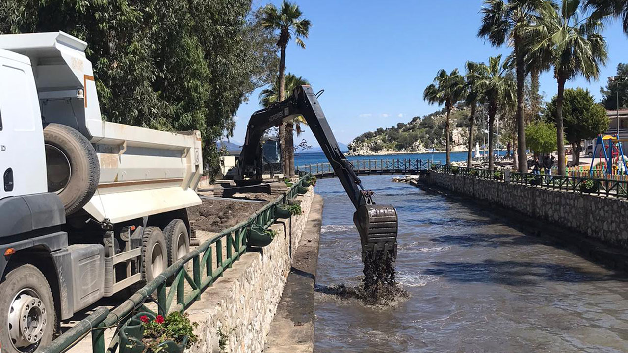 Marmaris'te Sümbül Deresi temizleniyor