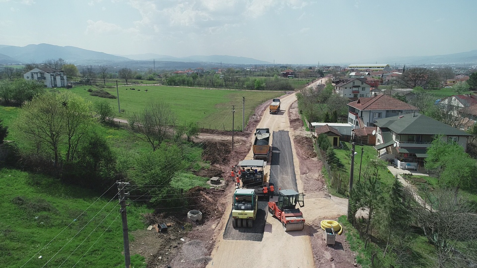 Kocaeli Kartepe'de caddeler genişliyor