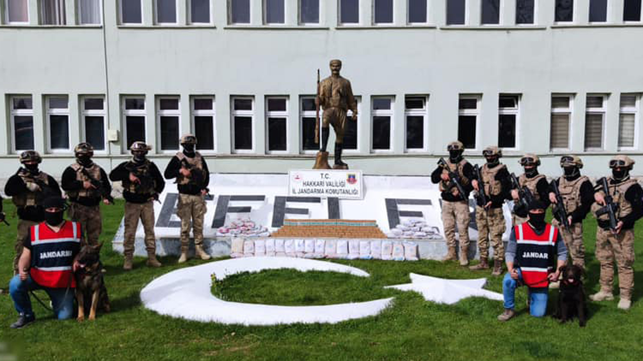 Hakkari'de 105 bin gram uyuşturucu ele geçirildi