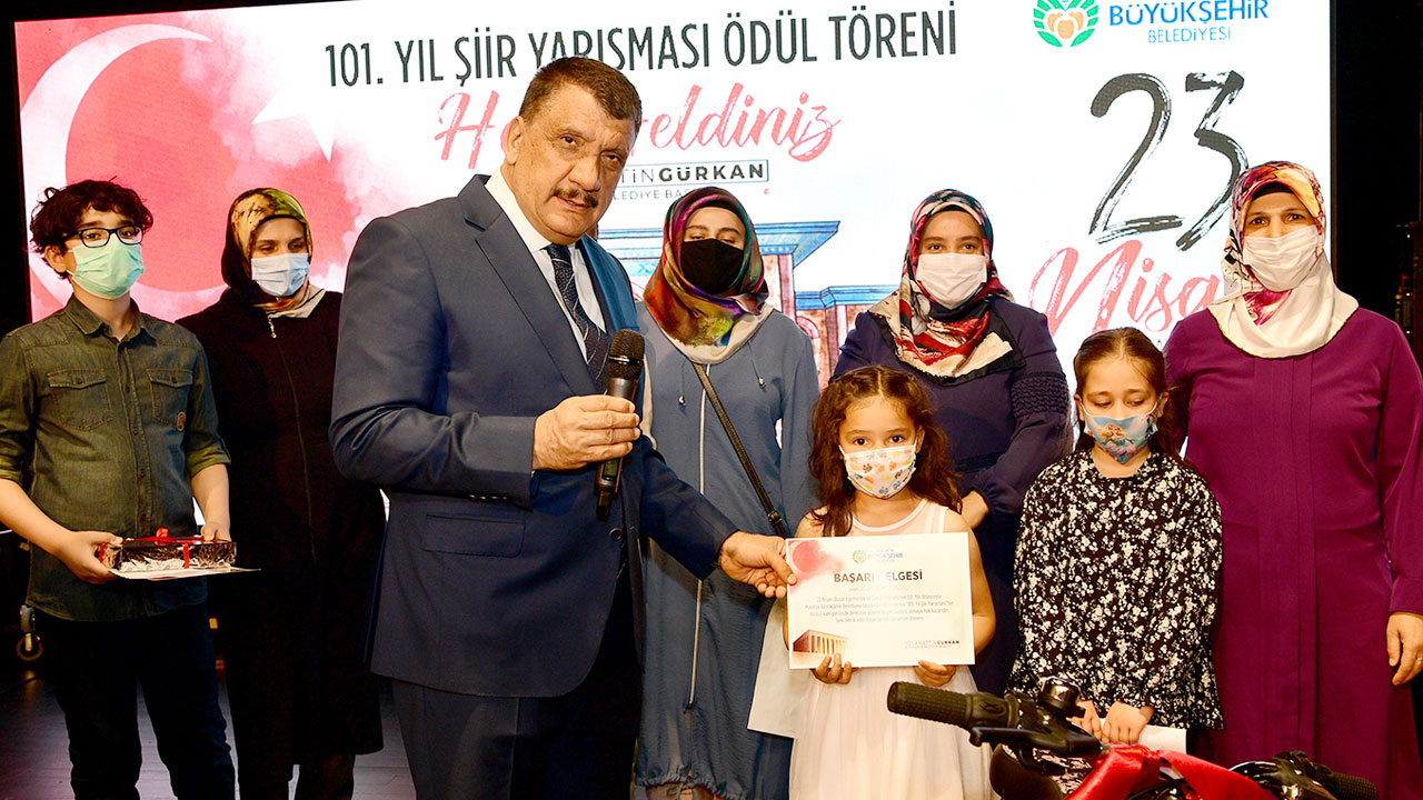 Malatya'da 23 Nisan şiirleri ödüllendirildi