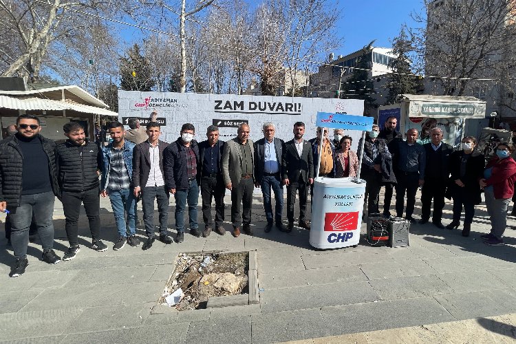 Adıyaman'da CHPli gençlikten zam duvarı