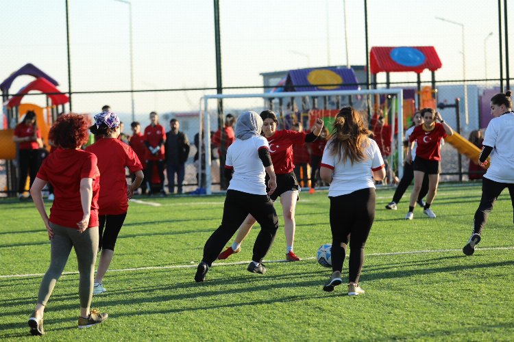 Adıyaman'da kadın futbol takımlarını buluşturdu