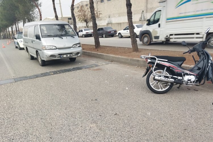 Adıyaman’da minibüs motosiklete çarptı: 1 yaralı