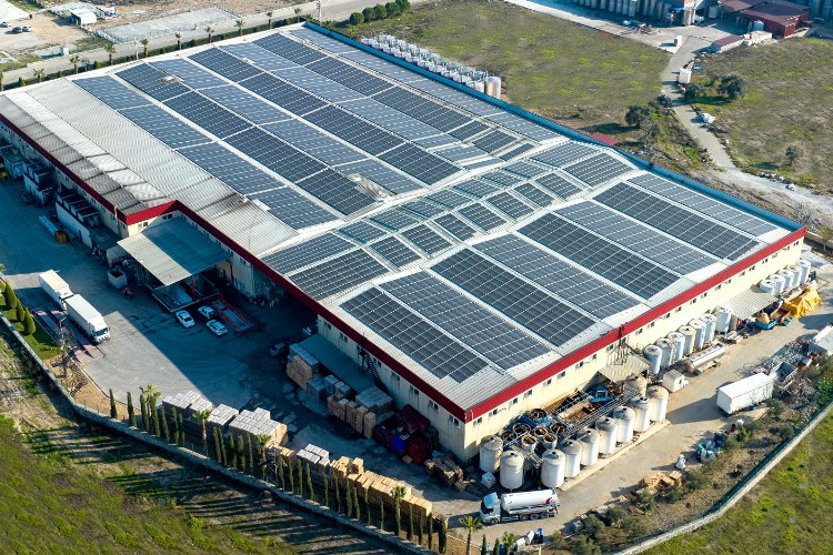 Aydın'da bir fabrika daha CW Enerji panelleri ile donatıldı