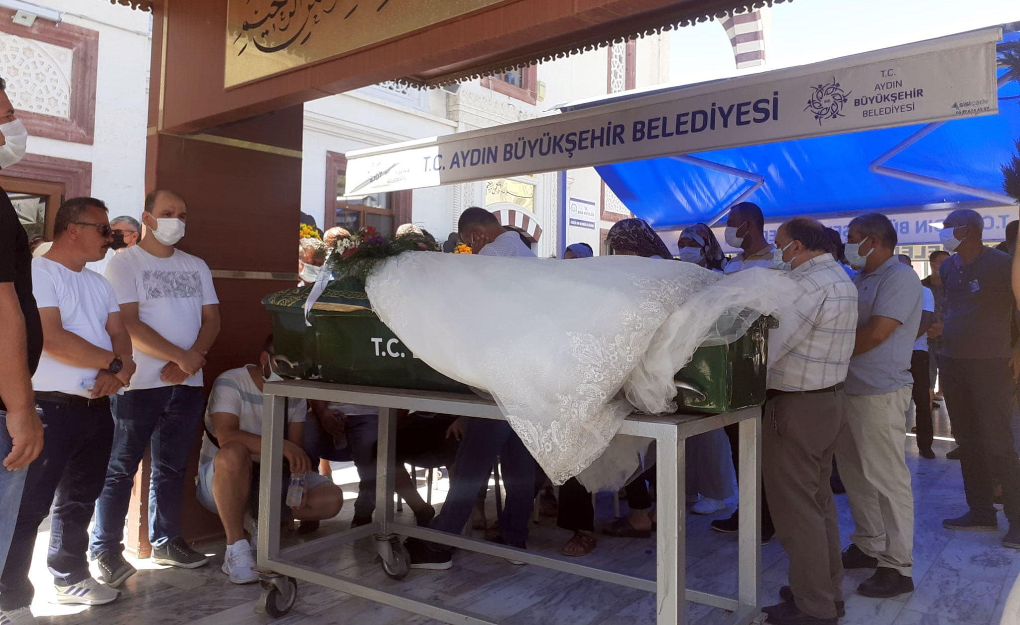 Aydın Didim’de Yağmur gelinlikle uğurlandı