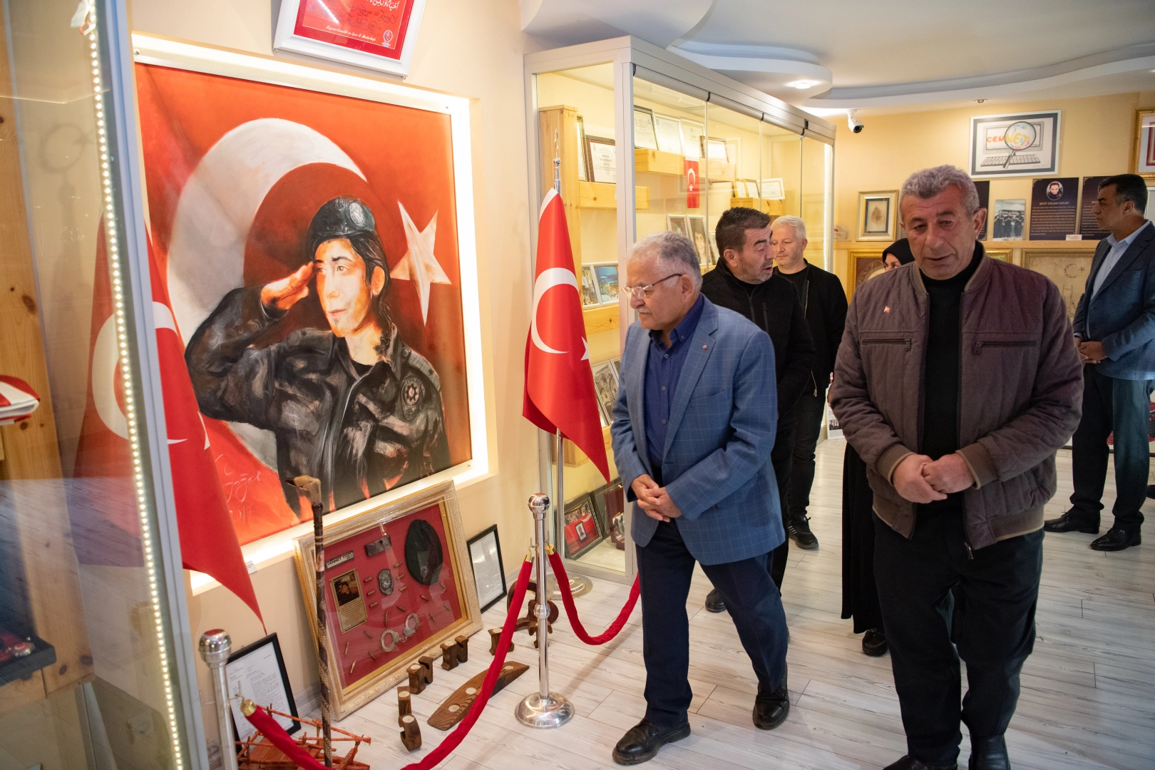 Başkan Büyükkılıç, 15 Temmuz şehidi Cennet Yiğit'in ailesini ziyaret etti