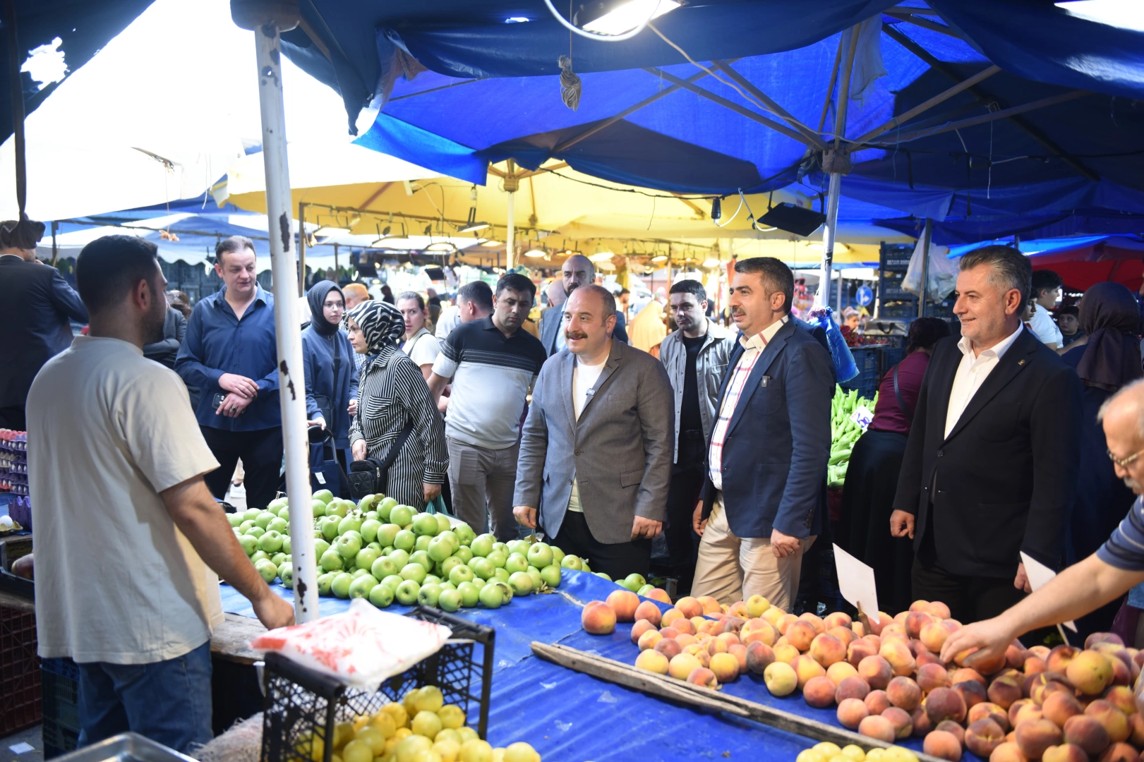 Başkan Yılmaz Değirmenlikızık'ta pazarcı esnafı ile buluştu