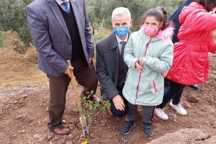 Bursa Gemlik Cihatlı Özel Eğitim Uygulama Okuluna 100 fidan 