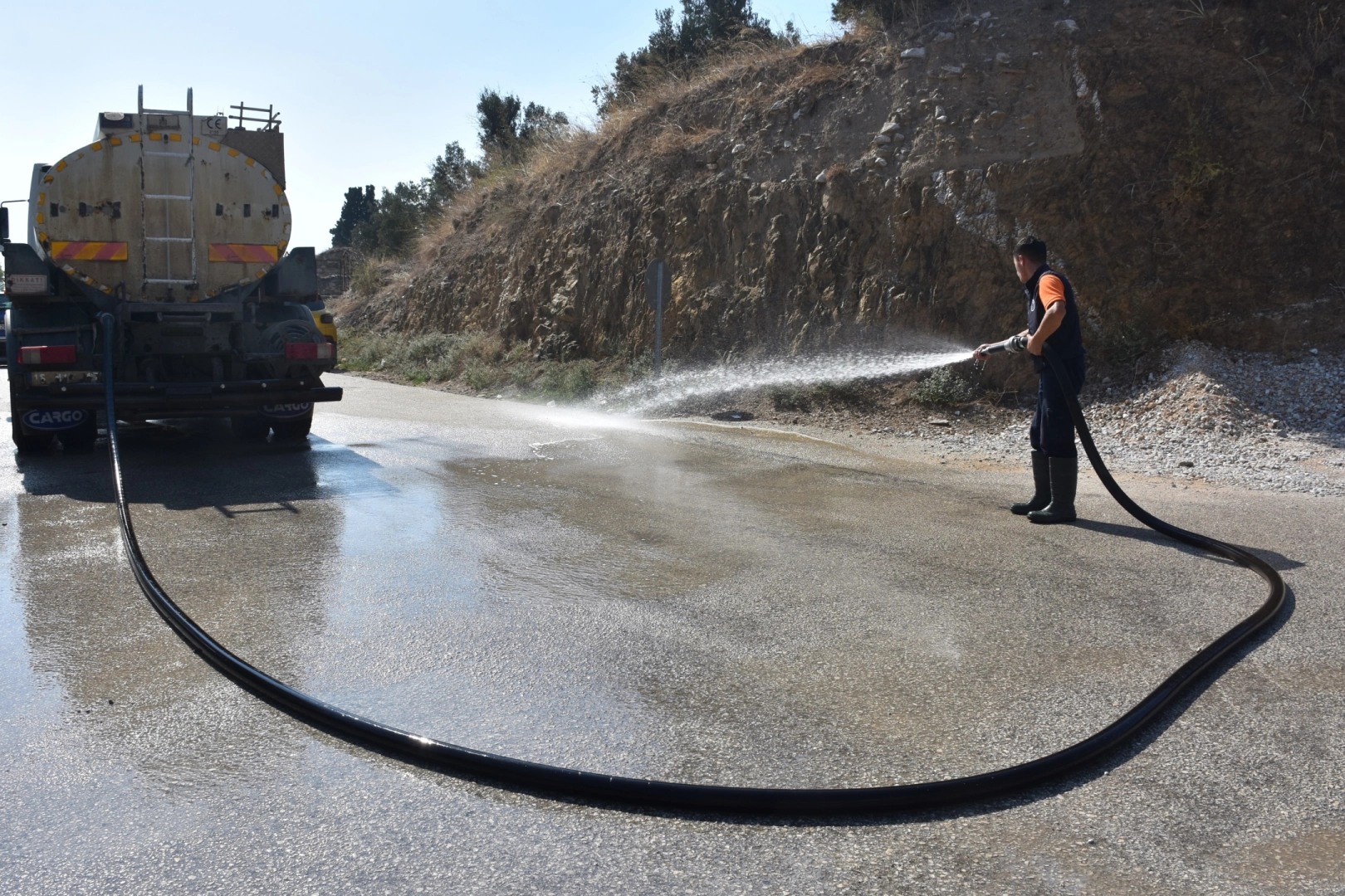 Bursa Gemlik'te temizlik dört koldan