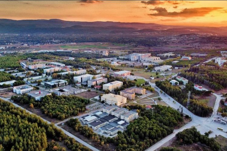 Bursa Uludağ Üniversitesi'nde hangi öğrenci toplulukları bulunuyor?