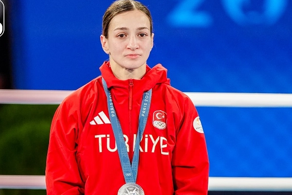 Buse Naz Çakıroğlu Olimpiyat ikincisi