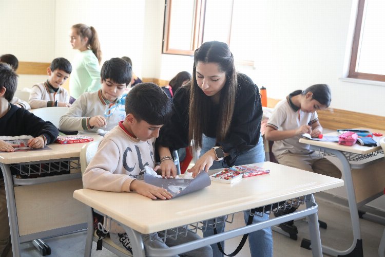 Çayırova'da eğitimle birlikte kendilerini de geliştiriyorlar