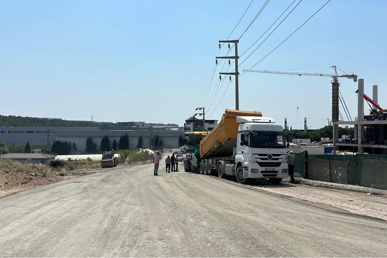 Çayırova Şekerpınar’da üstyapı yenileme çalışması