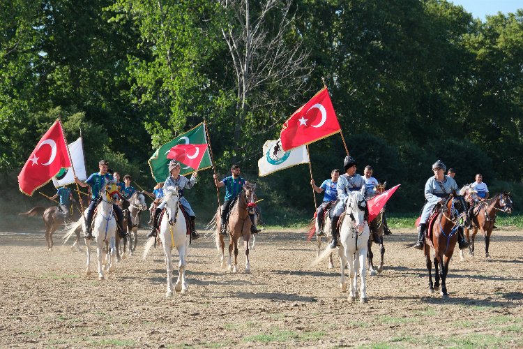 Ciritçiler şehitler için Kestel'de sahaya indi