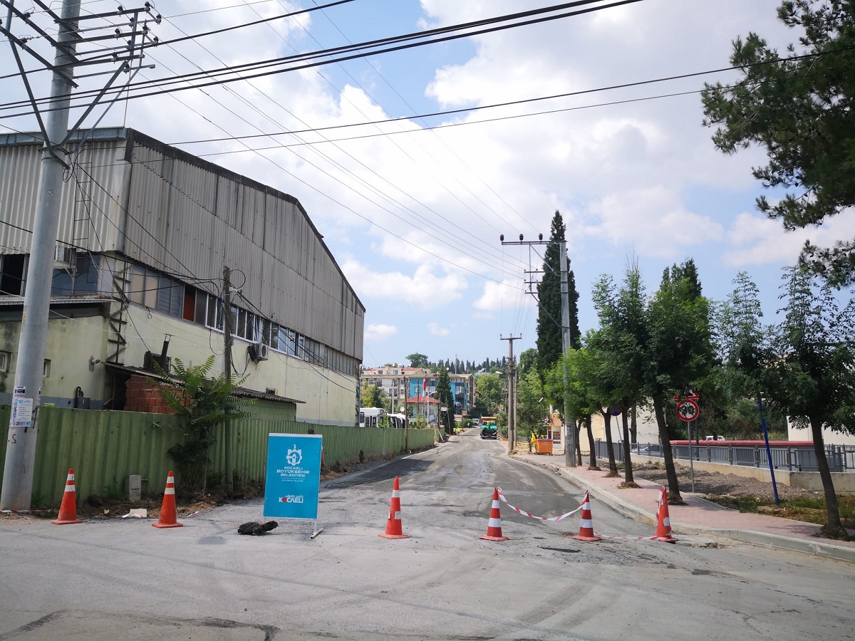 Darıca Körfez Caddesi’nde üstyapı çalışması