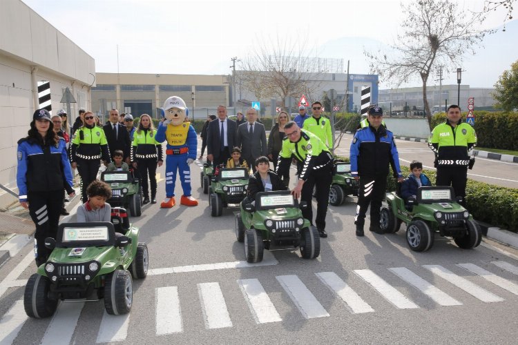 Depremzede çocuklara Manisa'da trafik eğitimi