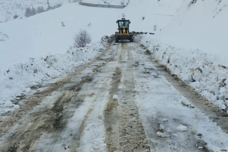 Diyarbakır'da 69 kırsal mahallenin yolu ulaşıma açıldı