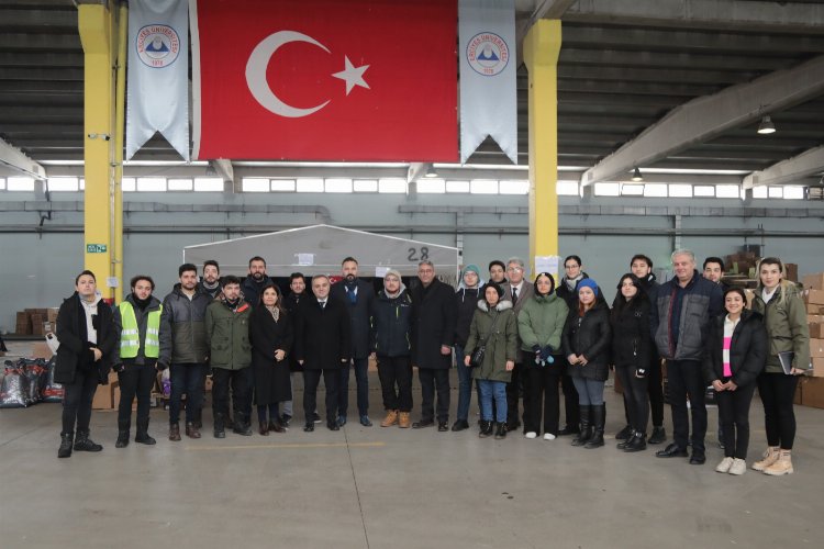 ERÜ Rektörü'nden deprem gönüllülerine ziyaret