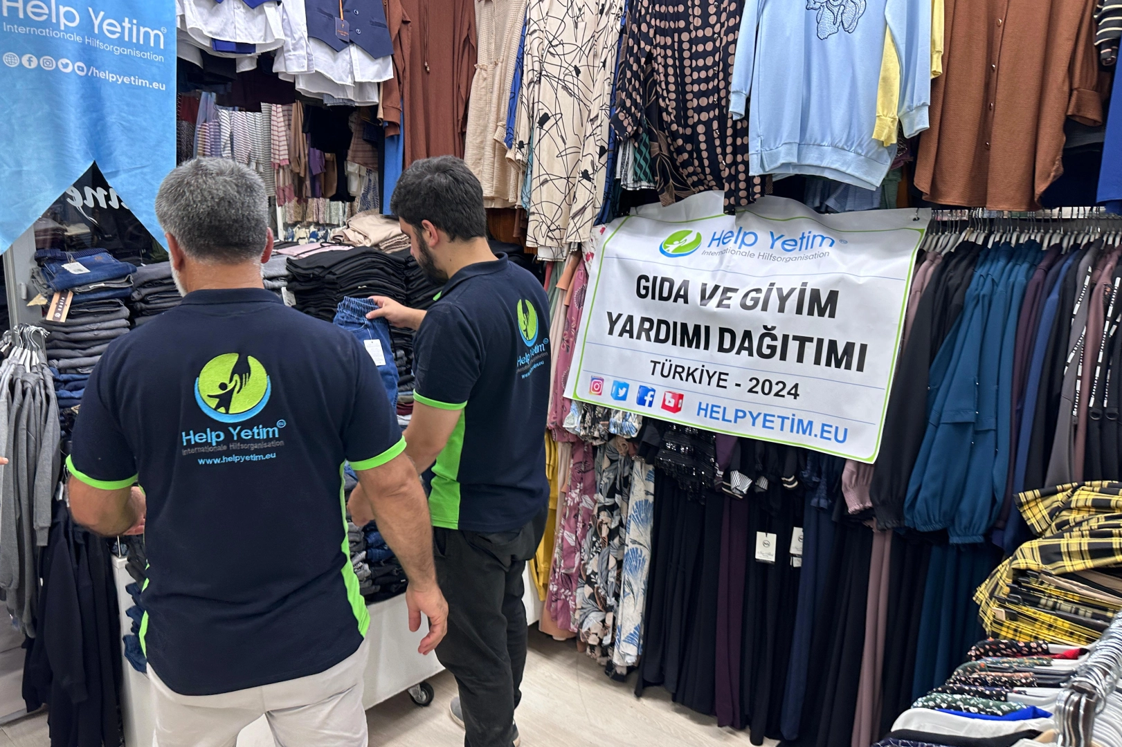 Help Yetim Türkiye'de yardım faaliyetlerini sürdürüyor