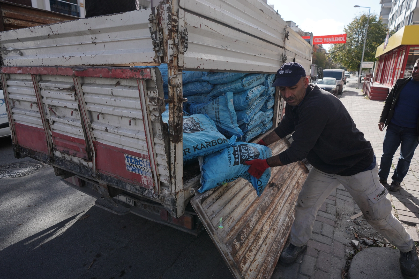 İstanbul Beylikdüzü Belediyesi’nden yakacak yardımı