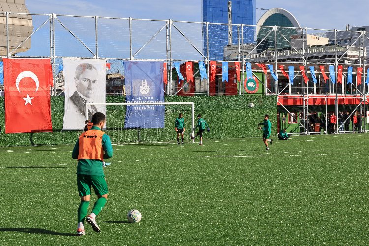 İstanbul Büyükşehir'in yenilediği spor tesisi açıldı