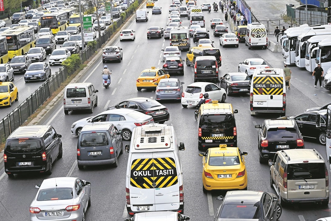 İstanbul'da eğitimin ilk gün trafiğine Valilik ayarı