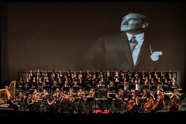 İstanbul Devlet Opera ve Balesi'nden Ata'ya özel gösteri