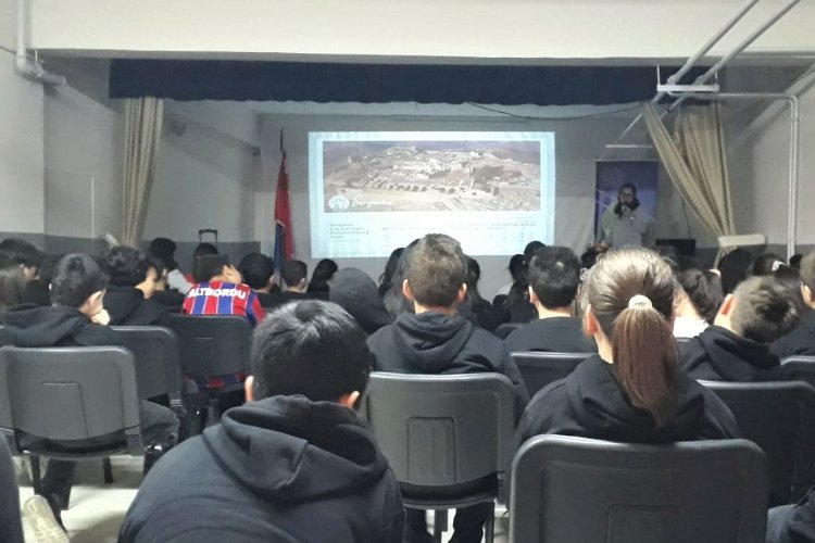 İzmir Bergama'da tarihi değerlere farklı eğitim