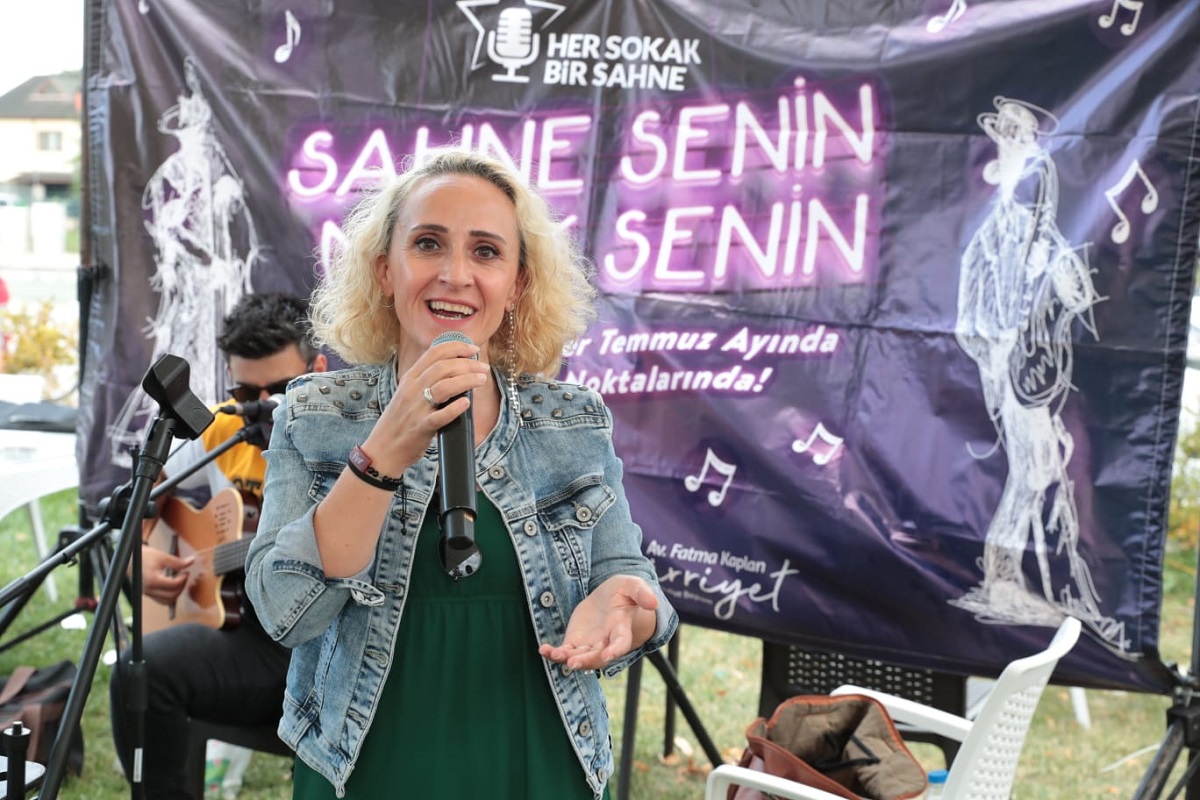 İzmit Gülümse Kafe’de yüzler yerel müzisyenlerle gülümsedi