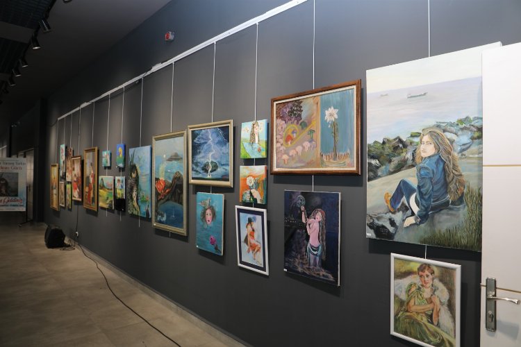 “Kadının Gücü” resim sergisi Nikomedia Sanat Galerisi’nde sanatseverlerle buluştu