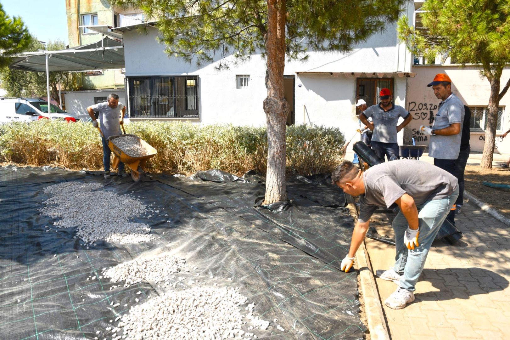 Karabağlar Belediyesi’nden parklara yeni dokunuş