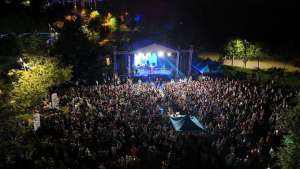 Karamürsel Belediyesi’nden Kutlama ve Muhteşem Konser