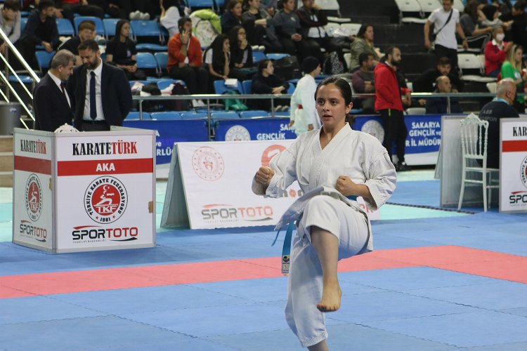 Karate turnuvasında heyecan bugün başladı