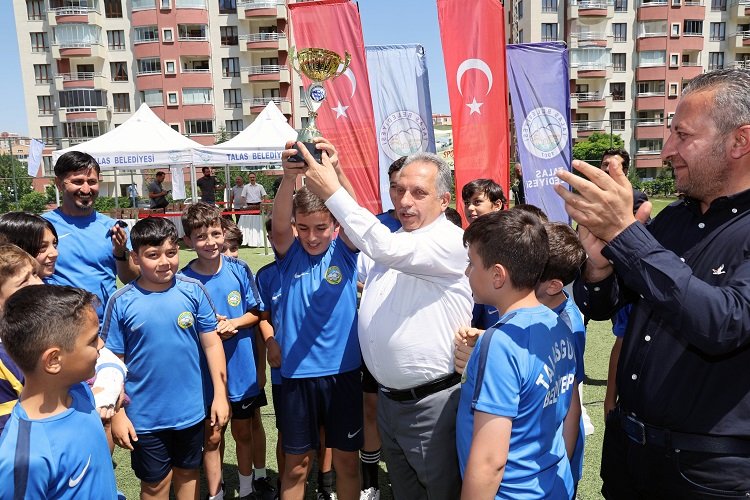 Kayseri Talas'ta spor coşkusu başladı